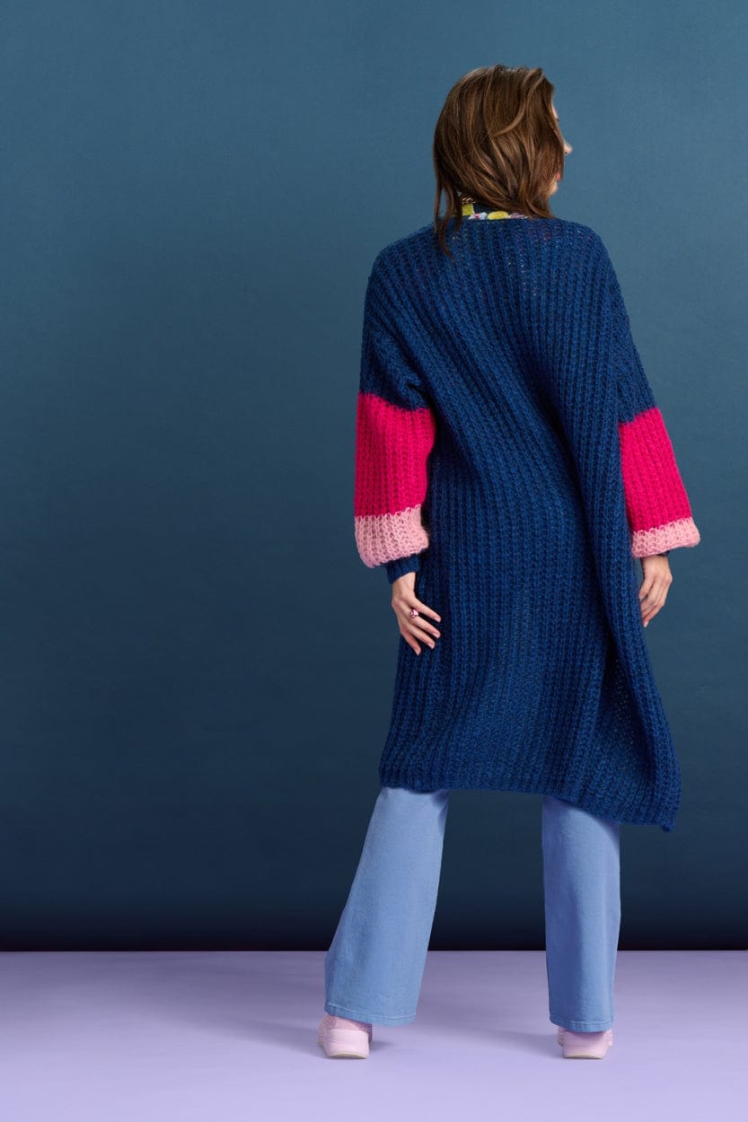 STRICKJACKE - Eternal Blue Blush