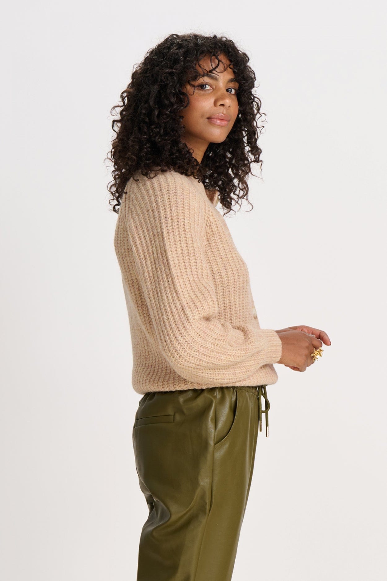 STRICKJACKE - Glorious Sand
