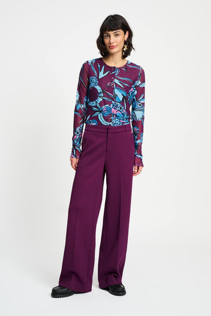 HOSE- Lara Plum
