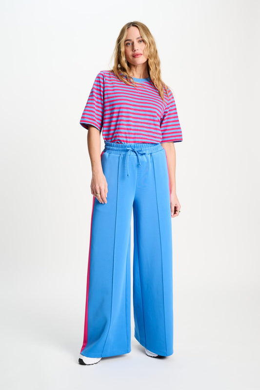 TRACKPANTS - Striped Smashing Blue
